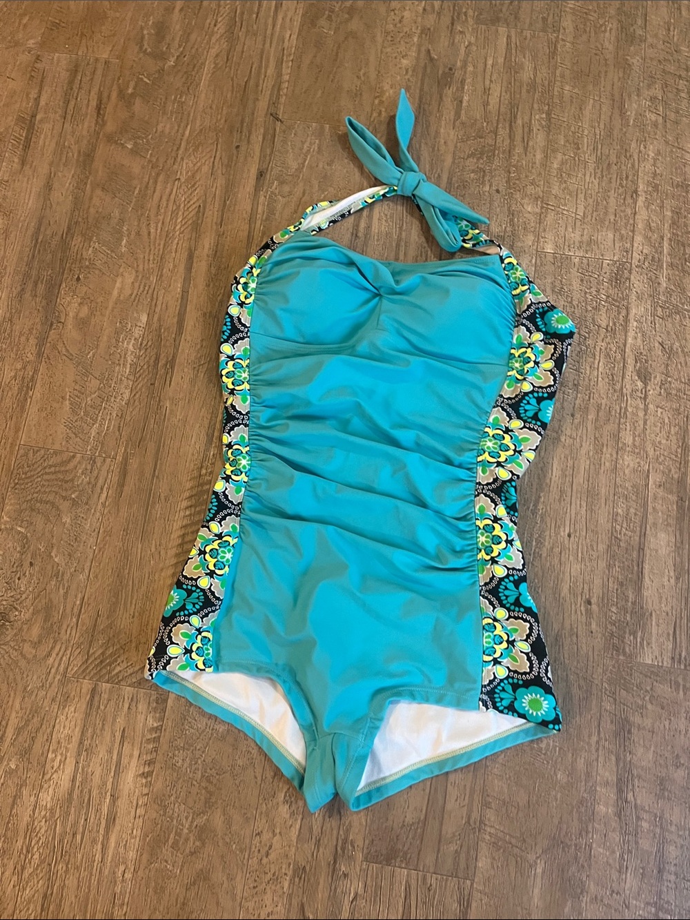Bathing suit - Picture 2 of 4